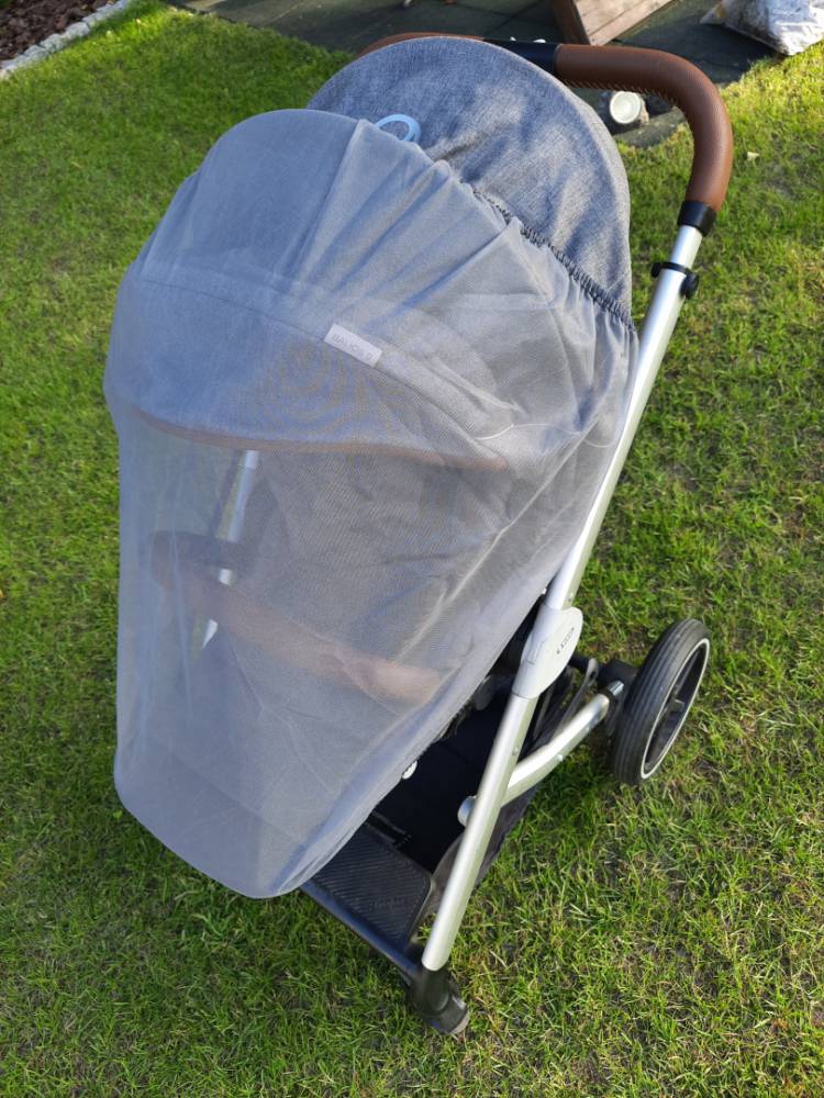Bezpieczne i komfortowe spacerowanie z moskitierą do wózka dziecięcego